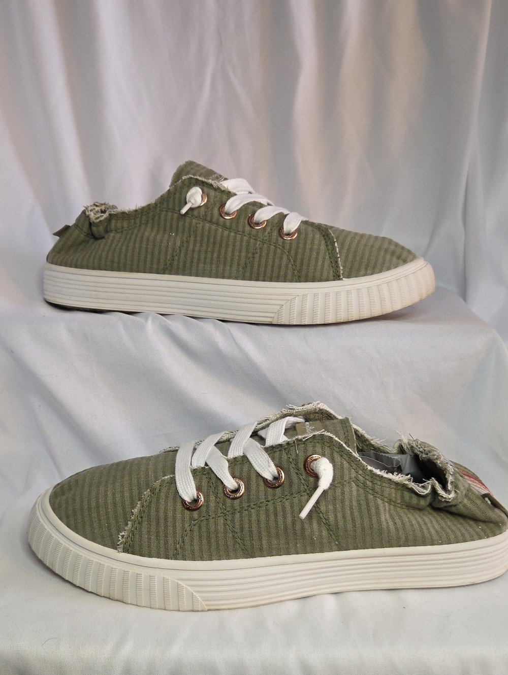 Tommy Bahama Olive Green Corduroy Slip-On Sneakers (Size 8.5)